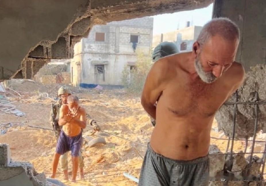 以色列军队的进攻办法，把留在城区的老头当肉盾，躲在背后推进，要是抵抗武装反击，先