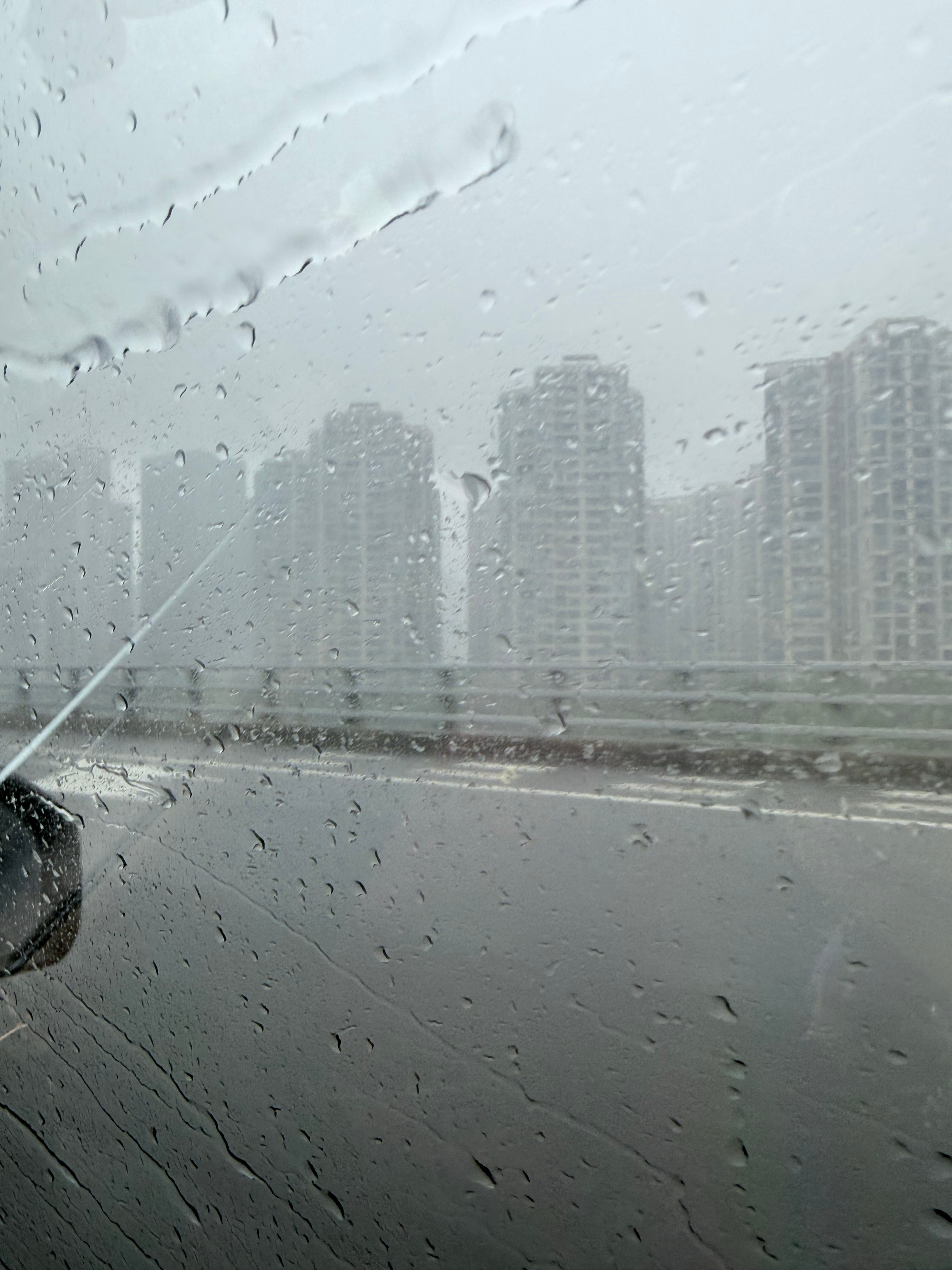 出发，超大雨 