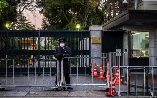 [下雨]日本23岁自卫官闯使馆绝非冲动，背后撑腰的势力浮出水面，背后藏着新型军国