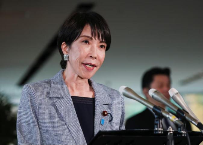 高市早苗终于还是低头了！在中国的战略决心面前，这位日本鹰派的代表人物，选择了一次