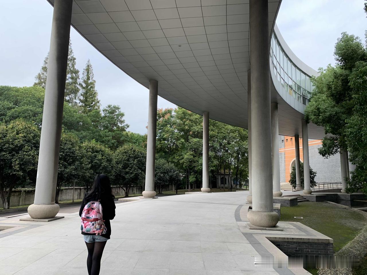 台北人在苏州，有人问我既然女儿是在大陆读本科及研，为什么不是在苏州、而是选择回台