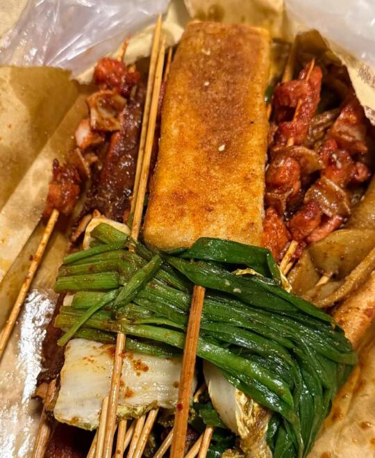烧烤肉串滋滋作响～🍖