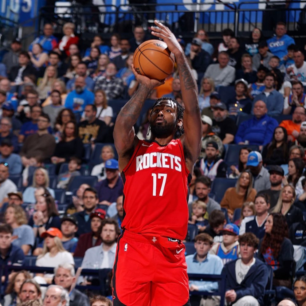 火箭队（三分出手次数联盟垫底）今天比赛出手了43次三分。这是他们本赛季单场三分出