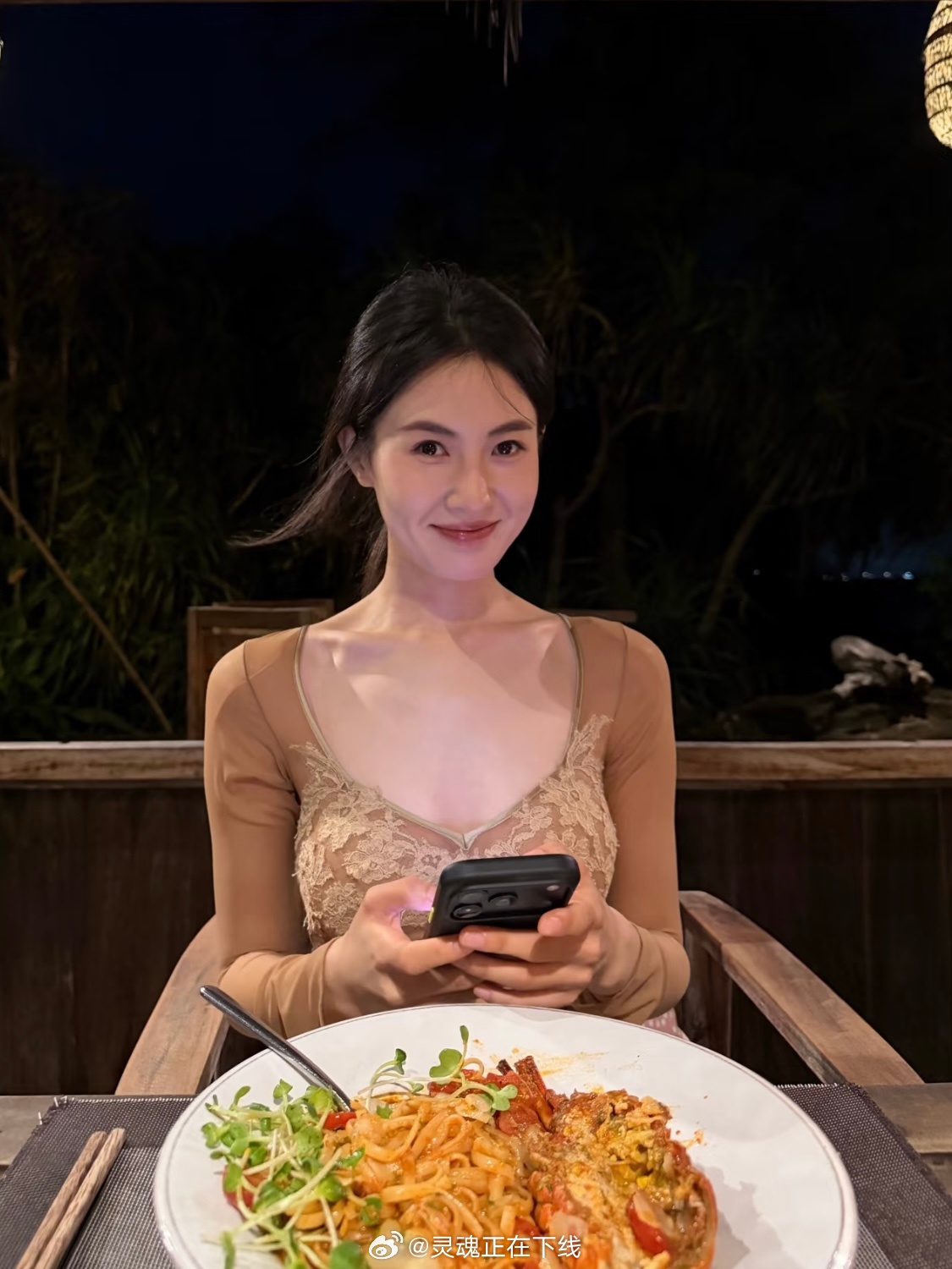 黑色iPhone 18 Pro Max还挺好看的！ ​​​