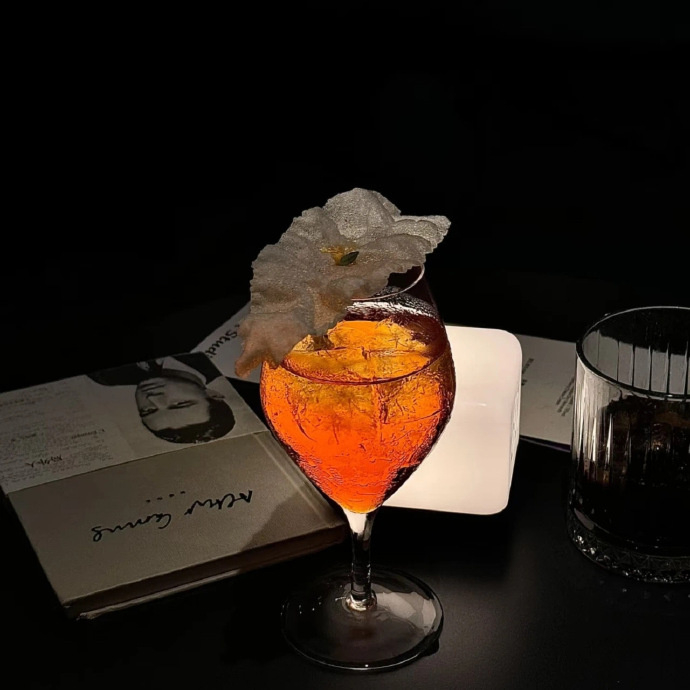 🎞️“短暂又遗憾的相遇 都在惩罚认真的人” 