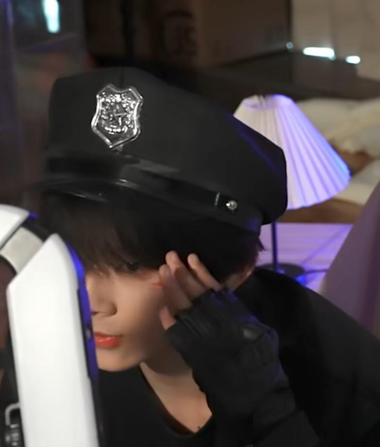特别会拍📸的小警察 ​​​