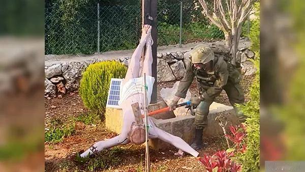 以色列国防军士兵在黎巴嫩占领区公然损毁耶稣基督雕像的行为引发以色列政府恐慌
  