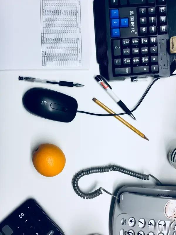 什么是职场呢？
这就是职场。
当你不能发现问题，
那就是你的能力有问题。
当你发