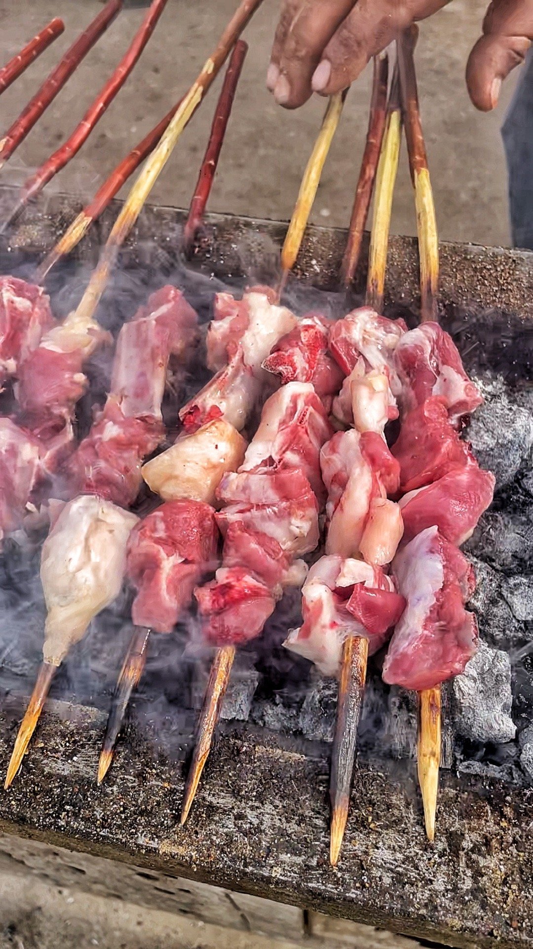 既然你们都去了新疆，也别怪我不客气了！把新疆好吃的美食分享给你们，你们忘了云南，