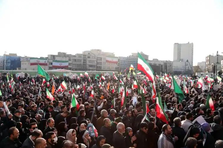 现在谁都能看出来，伊朗是真的把美国打疼了，而且疼到了骨子里，不是那种表面上的摩擦