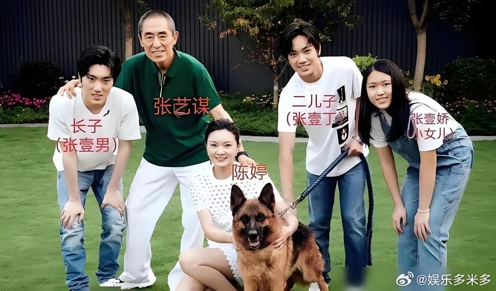 76岁的张艺谋还在拼命，你以为是艺术家的最后燃烧？ 我告诉你，他是在给自己的王朝