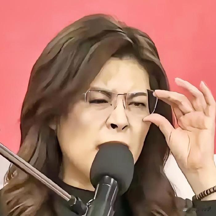 一头条作者说：如果民进党不搞“台独”，肯定比国民党强十倍……

这句话不偏向谁，