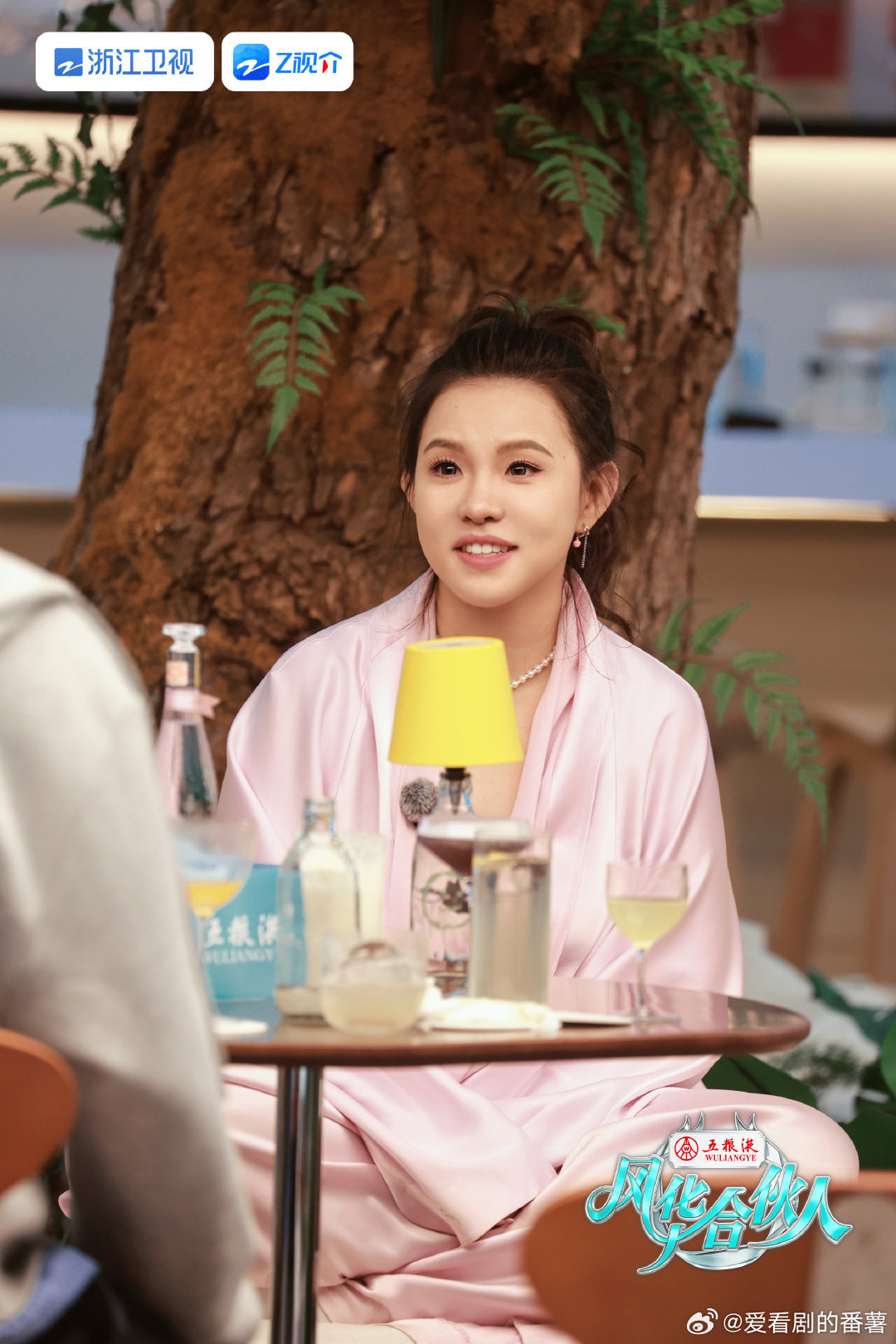 谢依霖自曝酒后和老公狂恋风华合伙人酒后直球心动，双向奔赴的浪漫也太好嗑，糖分直接