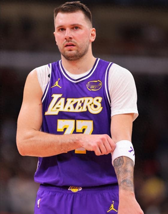 现役巨星首次全明星年龄：老詹20岁，库里25岁，一人32岁才入选

全明星周末临