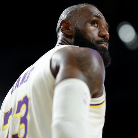 湖人队从第三节1:47到第四节7:04的得分：👑勒布朗助攻👑勒布朗3分命中?