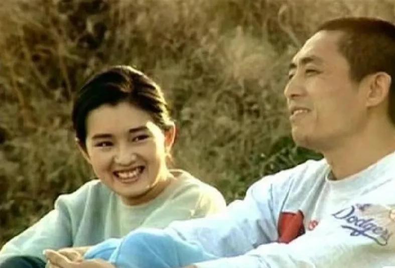 恋爱中的女人真的好美！一直觉得他们两个爱的不行不行的，咋就分开了呢？