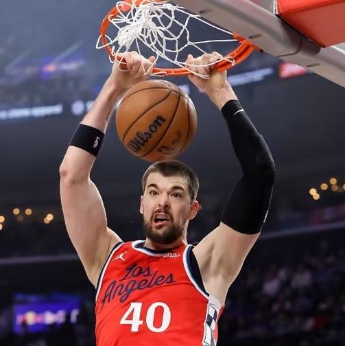 快船被趁火打劫！

哈登前脚刚走到骑士，今天快船就主场迎战骑士，虽然哈登没有登场