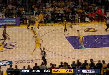 斯玛特和海斯现在都是4次犯规火箭vs湖人