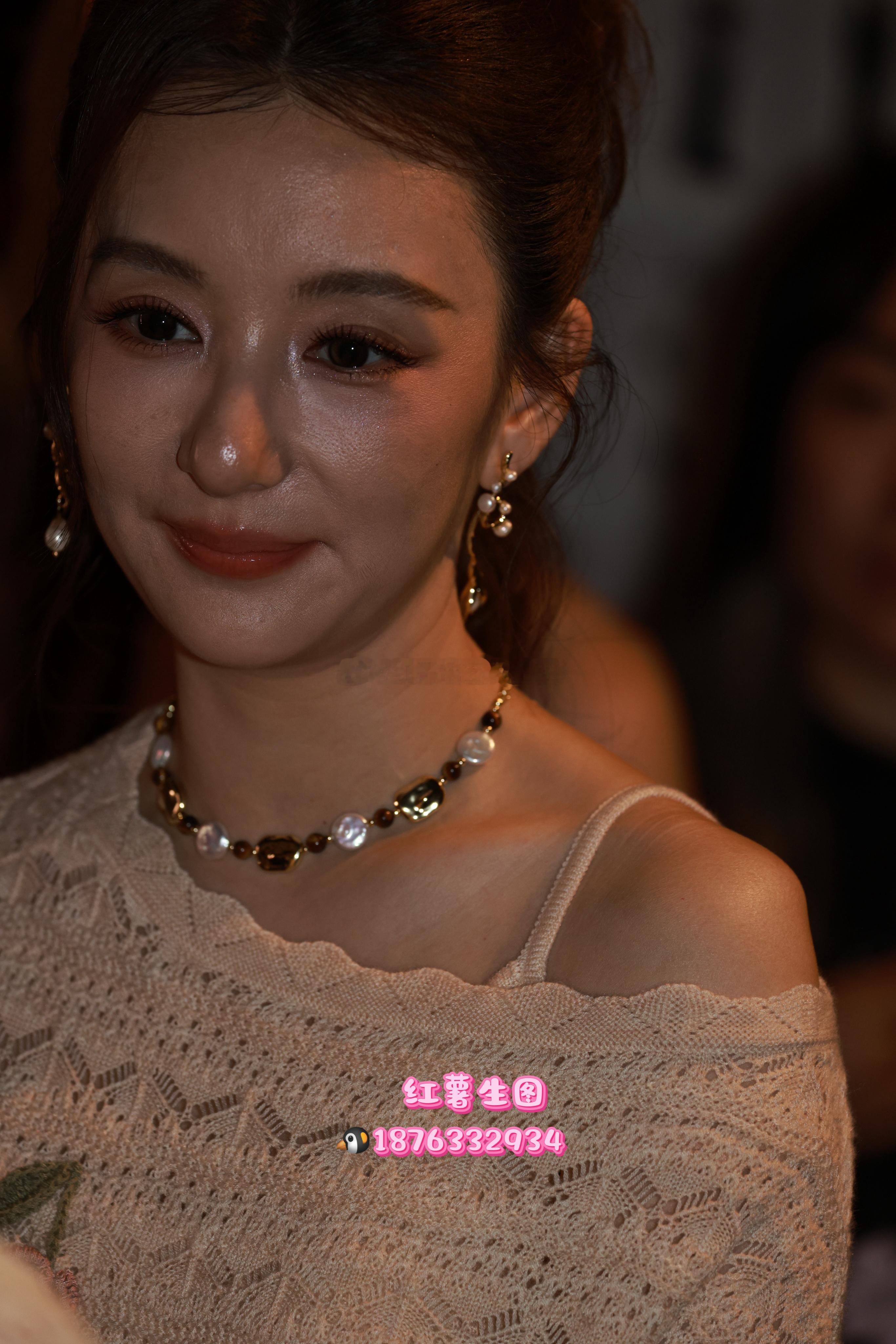 出周洁琼 李艺彤 方媛 内场 有特写 