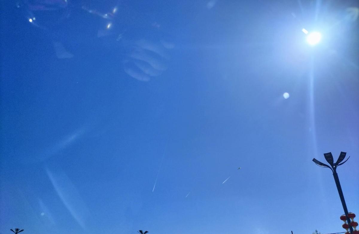 上联：日出万水明，求下联月落千山暗。