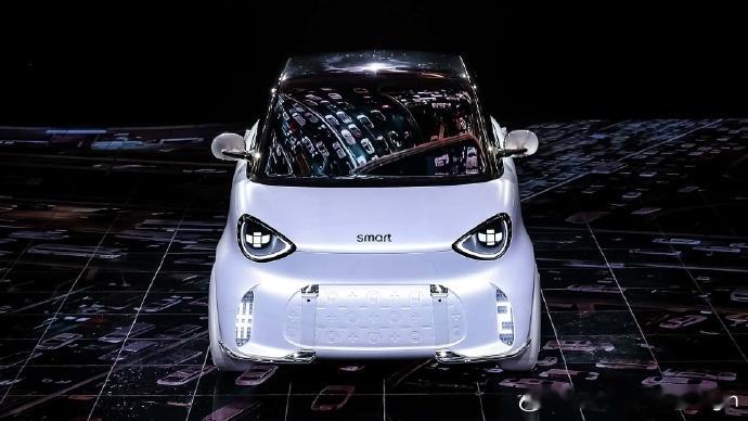 Smart 的经典 fortwo 又回来了，以 Smart 精灵2号的形式回归大