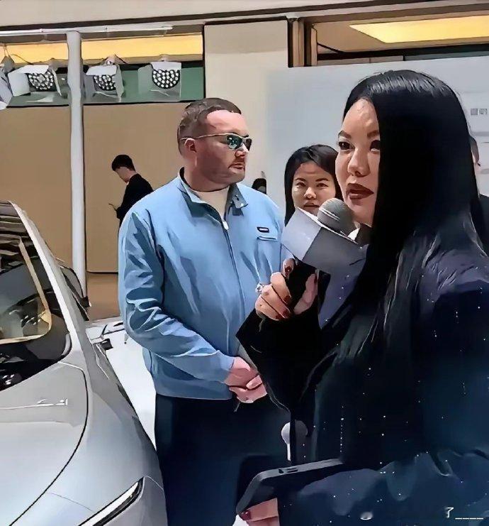 李湘的富足生活虽令人瞩目，但体重管理之问引人深思。财富与自律间，是否真难两全？ 