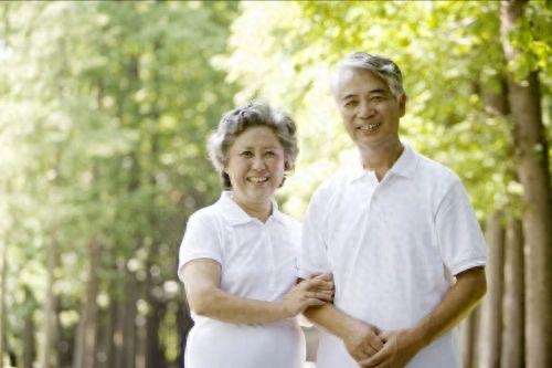 60岁后是否工作，我更倾向于“选喜欢的事做，而非为谋生奔波”。

如果身体允许，