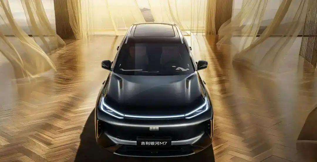 在现在的SUV市场里，别看大家嘴上都在聊、发布会都在卷“9系”，但真到自己掏钱的