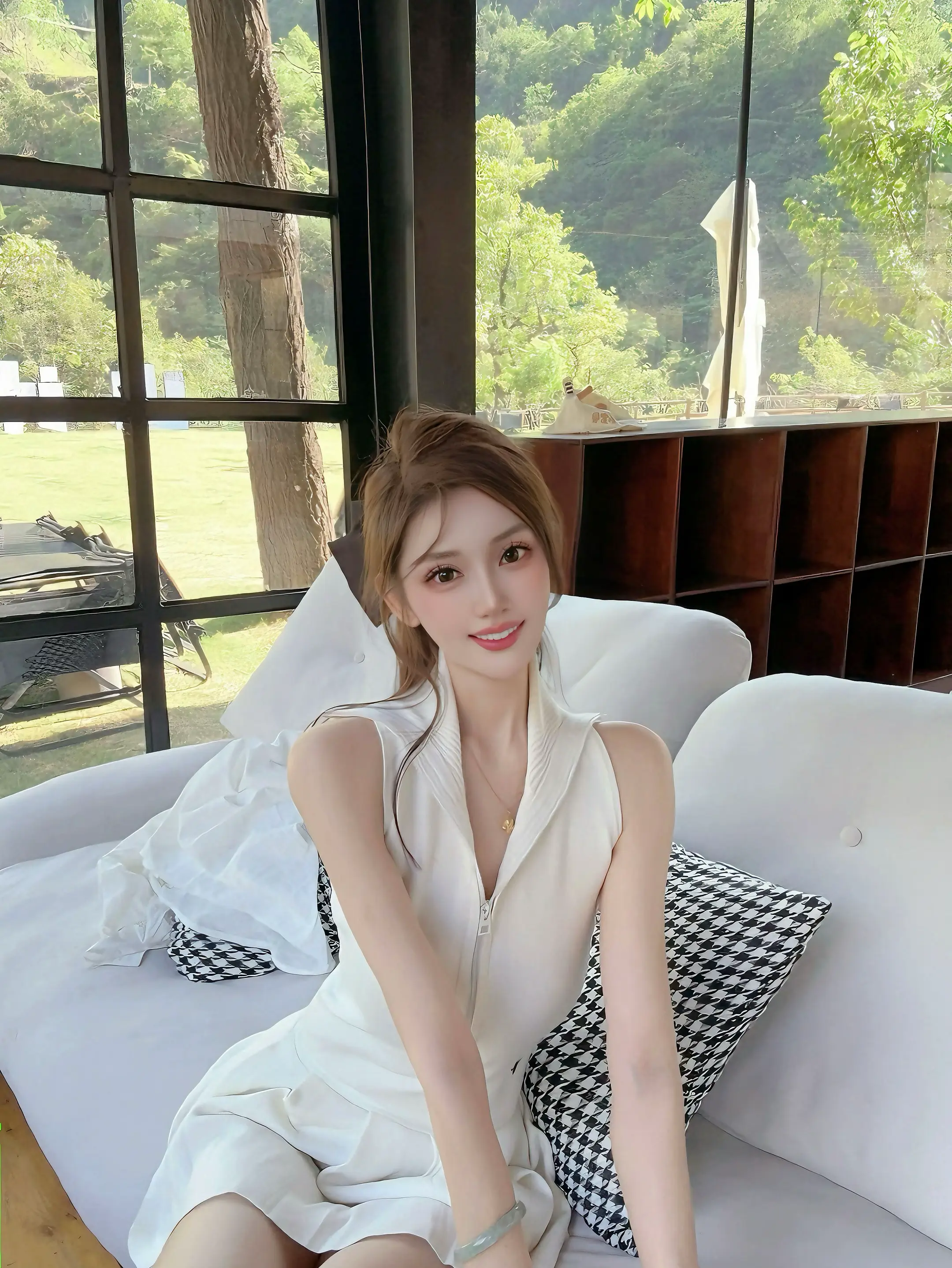 能力范围内 一点苦都不想吃 一点难听的话都不听 爱自己的明媚 也爱自己的破碎.