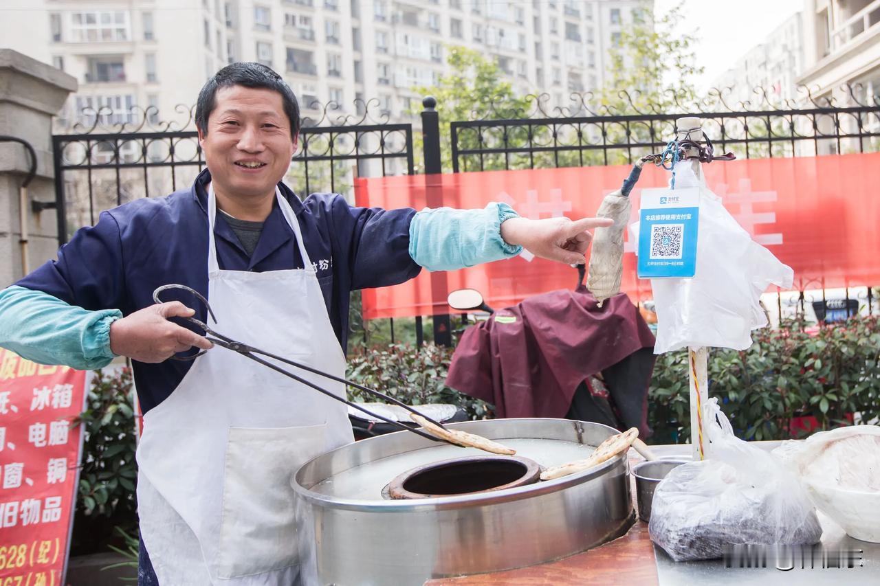 “凡有的，还要加给他更多。”这是数字化时代最典型的特征。            