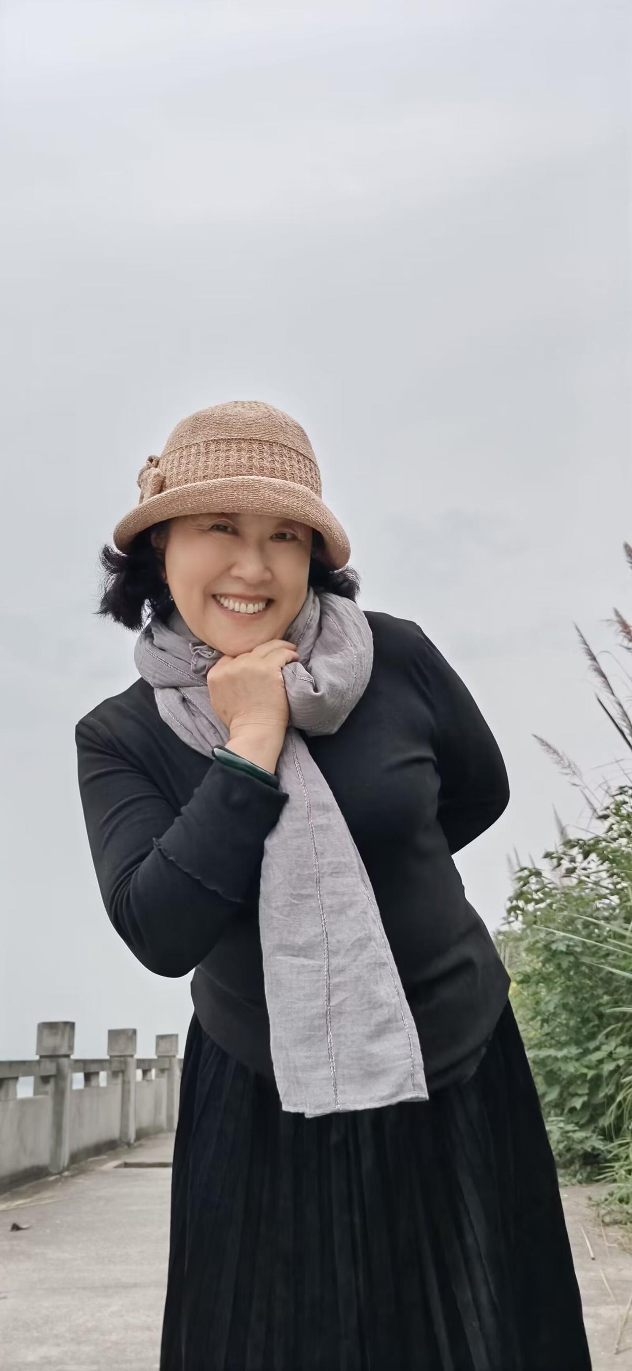 突然发觉，那些不希望你过得好的人，其实就在你身边，是你最亲近的人。
就像你的兄弟