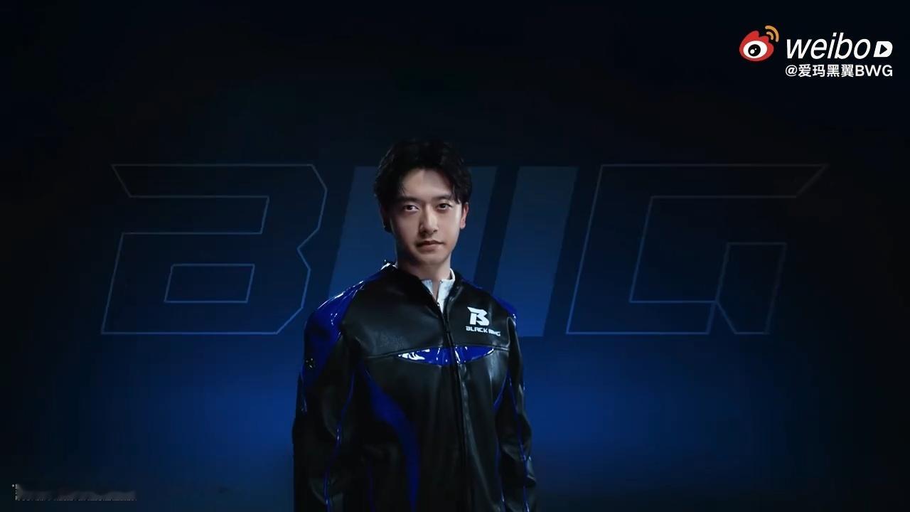 爱玛黑翼全速领航员周冠宇🏍️✨当职业赛车手的速度信仰，遇上电动车领域的先锋力量