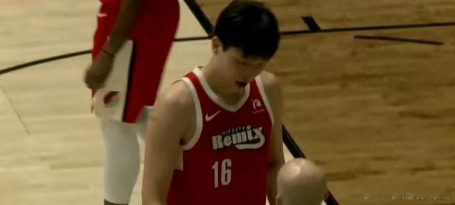 杨瀚森19分5板1助1断1帽杨瀚森七天六赛杨瀚森今天继续征战发展联盟，发挥很亮眼