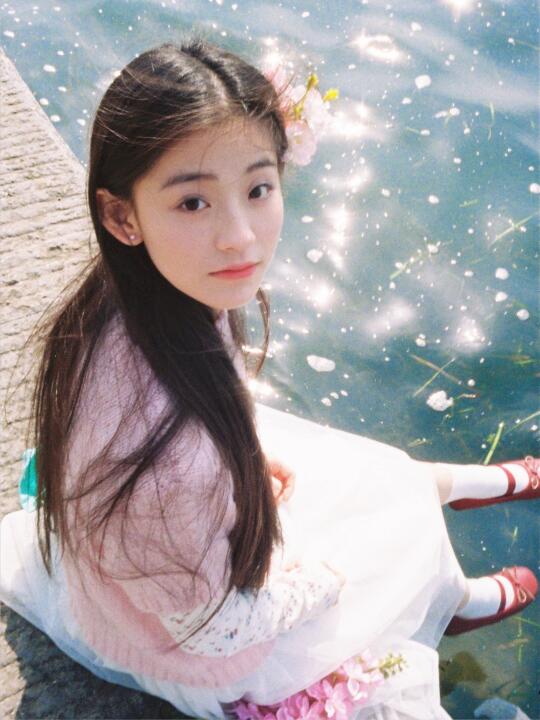 请大数据把我推给4月在青岛想拍照的女生🌸