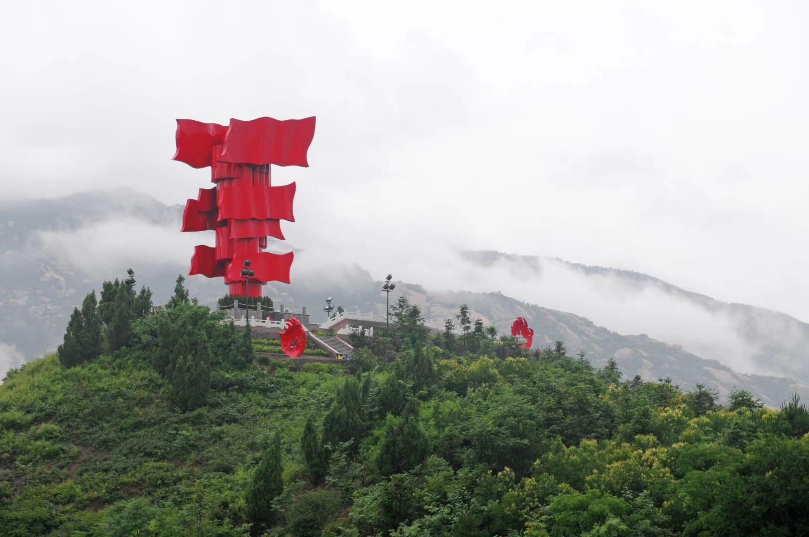 来河南信阳寻迹大别山精神走进河南信阳，大别山的风里都藏着故事。这里没有刻意的激昂