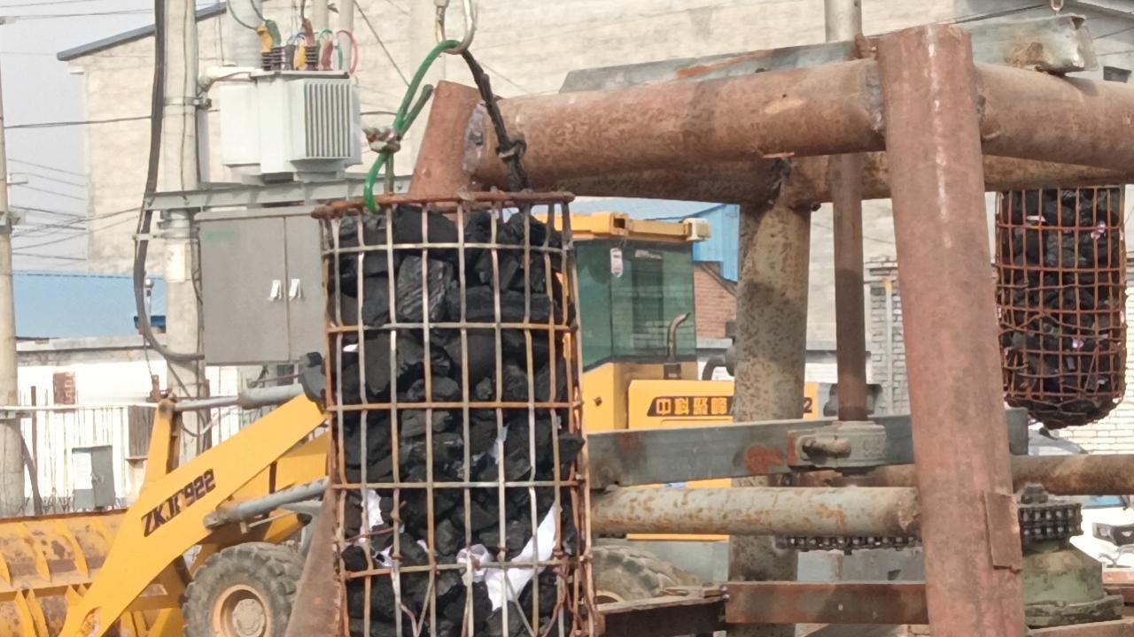 分享生活随手拍村里的民俗，抡铁花已准备就绪！