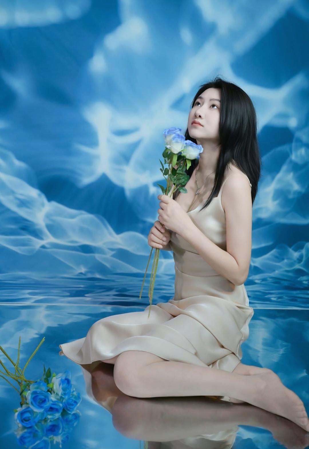 写真摄影日记[超话] 湛蓝美女精彩人像[超话] ​​​