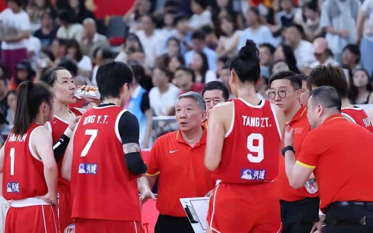 大家都在问，张子宇受到包夹，其他球员就有了空位，再由空位球员投三分或者突破投两分