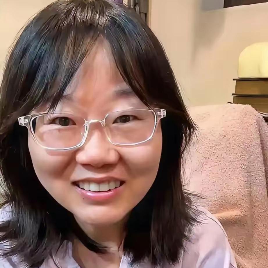 人活到通透，究竟是一种什么体验？
 
看到一段话深有感触：远离人情往来，不去讨好