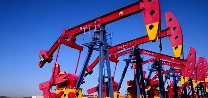 2.16亿吨！中国在“万米深渊”打出超级油气田，美俄真要慌了！
 
在塔克拉玛干