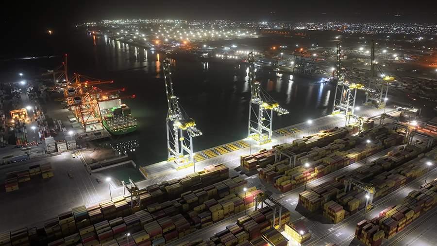 萨比林通讯社新闻：在伊拉克附近对油轮的袭击中至少有一人死亡。在伊拉克巴士拉港附近