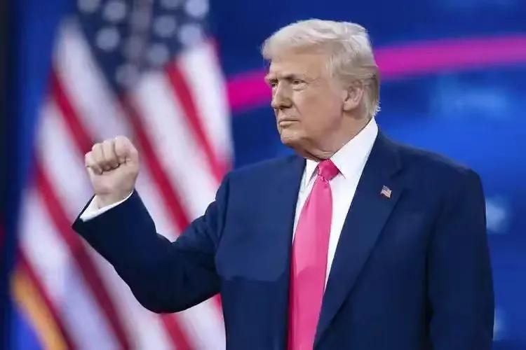 美国估计也蒙了！年初抓马杜罗中国没翻脸，后来炸伊朗中国也没出兵，北京到底在下一盘