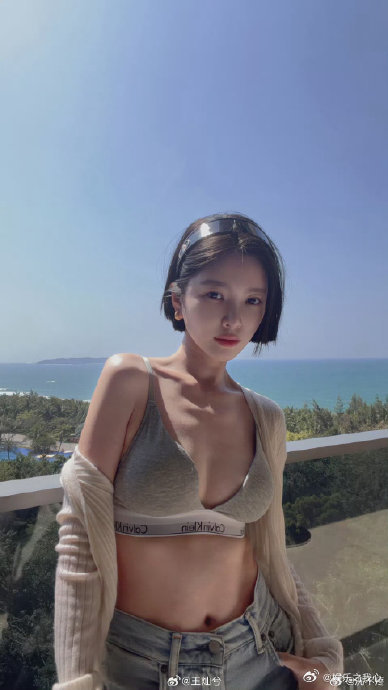 王灿回应海边穿搭被指擦边最近，王灿因为海边穿搭被指 “擦边” 一事引发了广泛的关