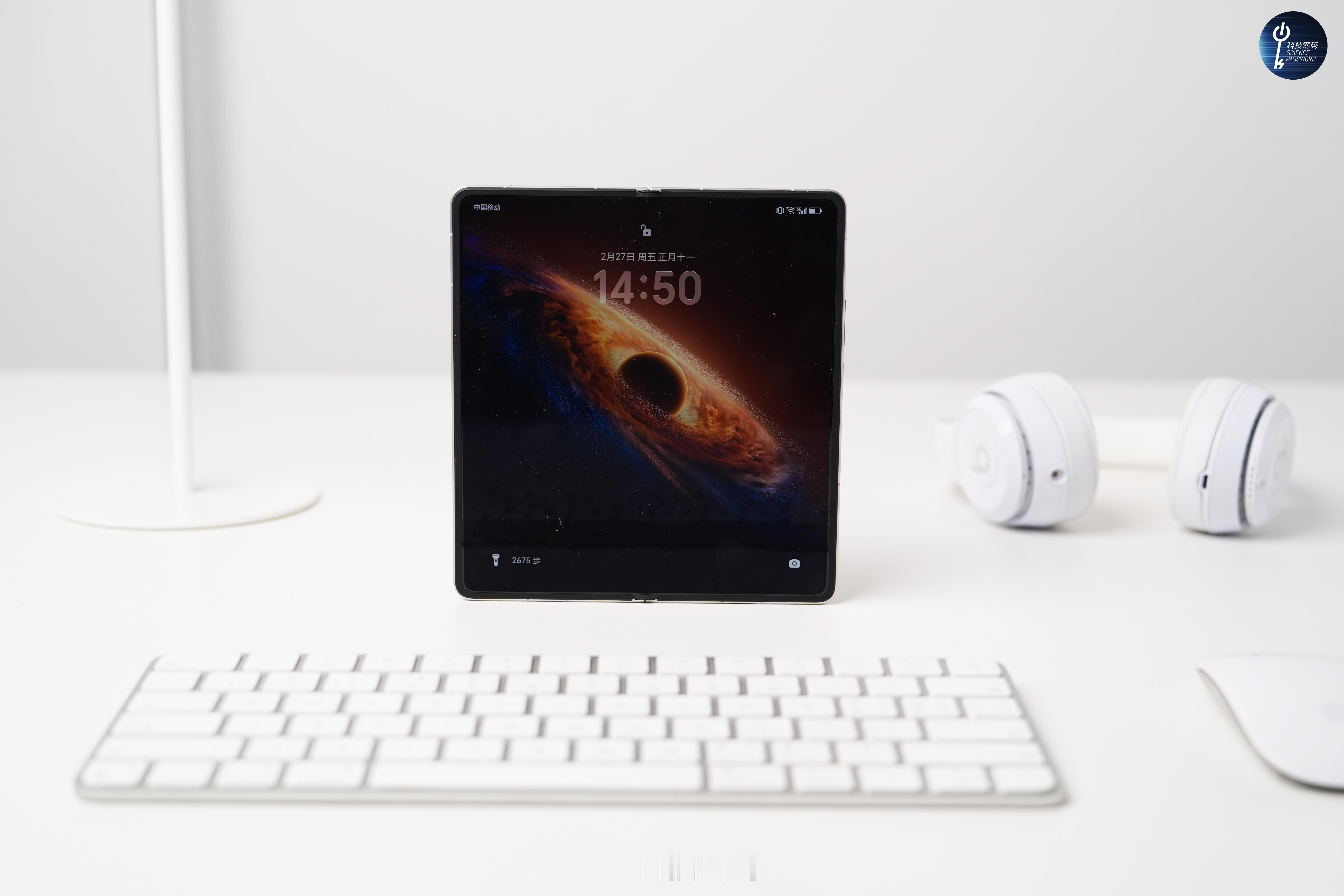 博主称手机越等越贵是的，预计都会涨500左右，买手机的，赶紧买！ 