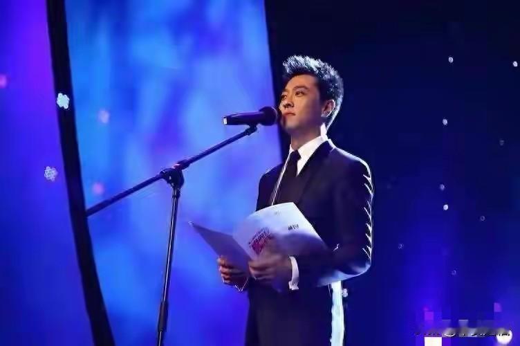 从确诊到去世仅15天，“央视最帅主持人”的遭遇为人们敲响警钟
 
46岁的前央视