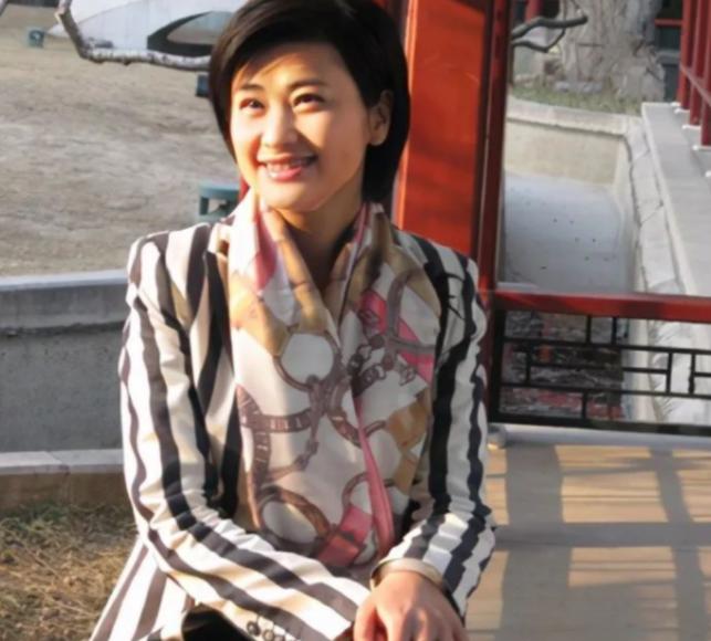 2005年，凤凰卫视的主持人吴小莉，突然得知自己在浙江还有一个亲哥，为了和亲哥见