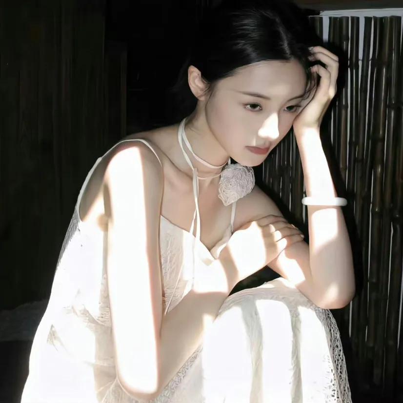 能做一个男人3-5年情人的女人，
她的内核，情人都是很稳定的，
她不会无理取闹生