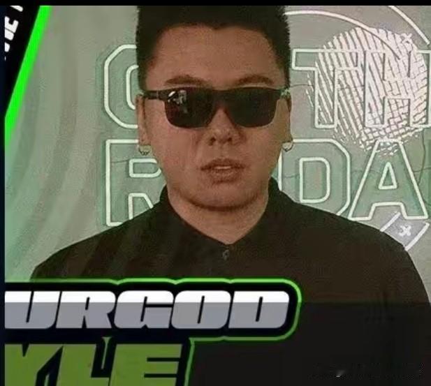 我有一种预感，

中文说唱的出海之路，

可能根本不需要英文歌词，一个广东靓仔，