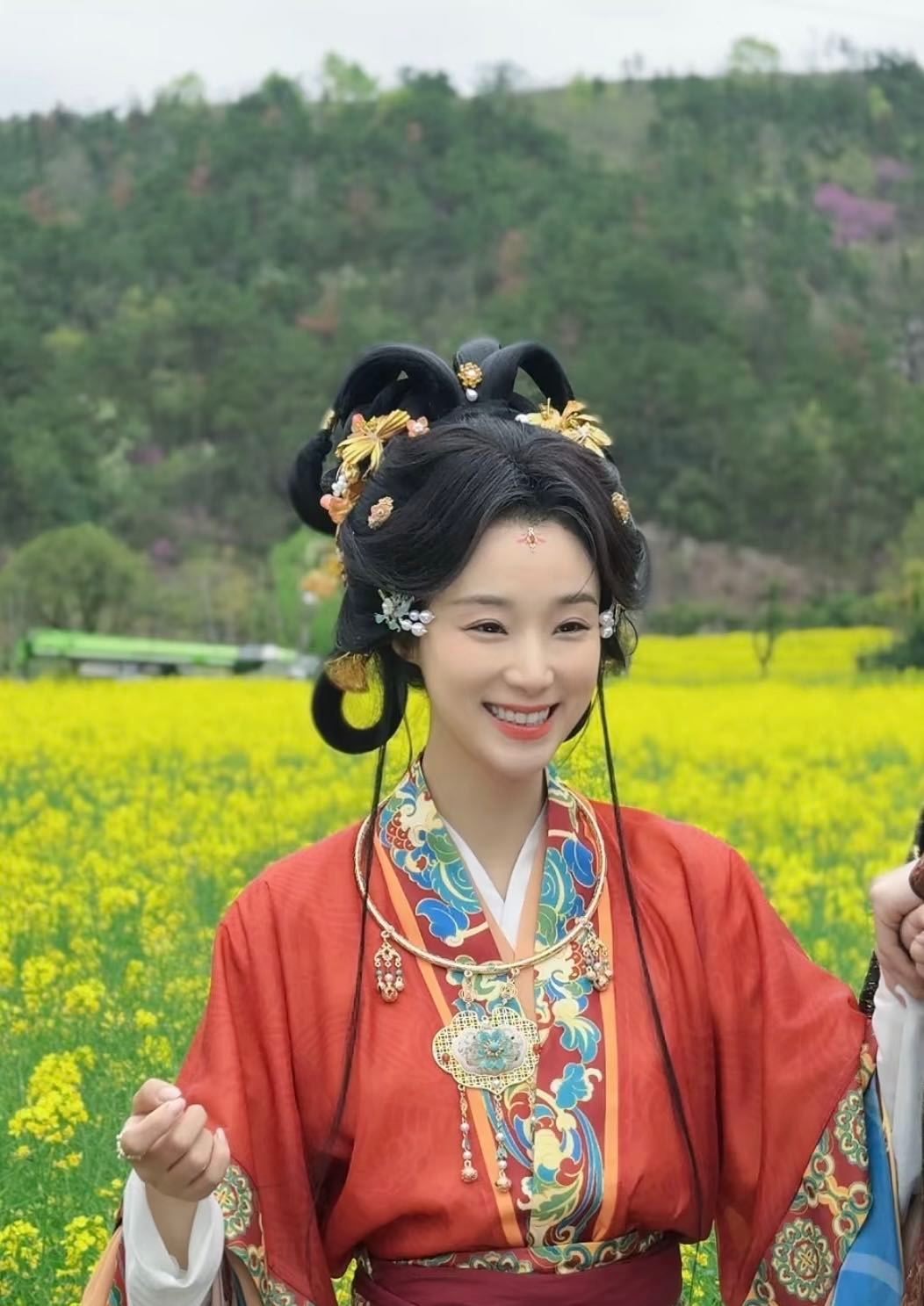 爹求你别升了咱家真是奸臣短剧演员有自己的乘风小考另类奸臣设定反差十足，演员们用实