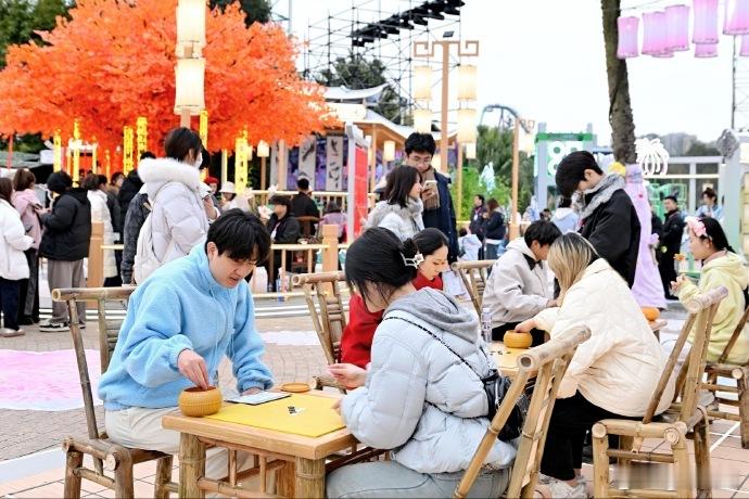 陈平安宁姚勇闯成都赛博洞天 剑来把仙侠江湖搬进成都欢乐谷了，500㎡沉浸式空间加